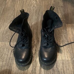 Dr. Martens Pascal Ladies boots